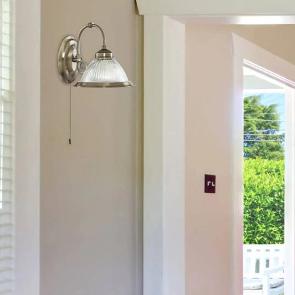 Antique Brass Traditional Switched Wall Light with Clear Ribbed Glass 210mm - Image 4